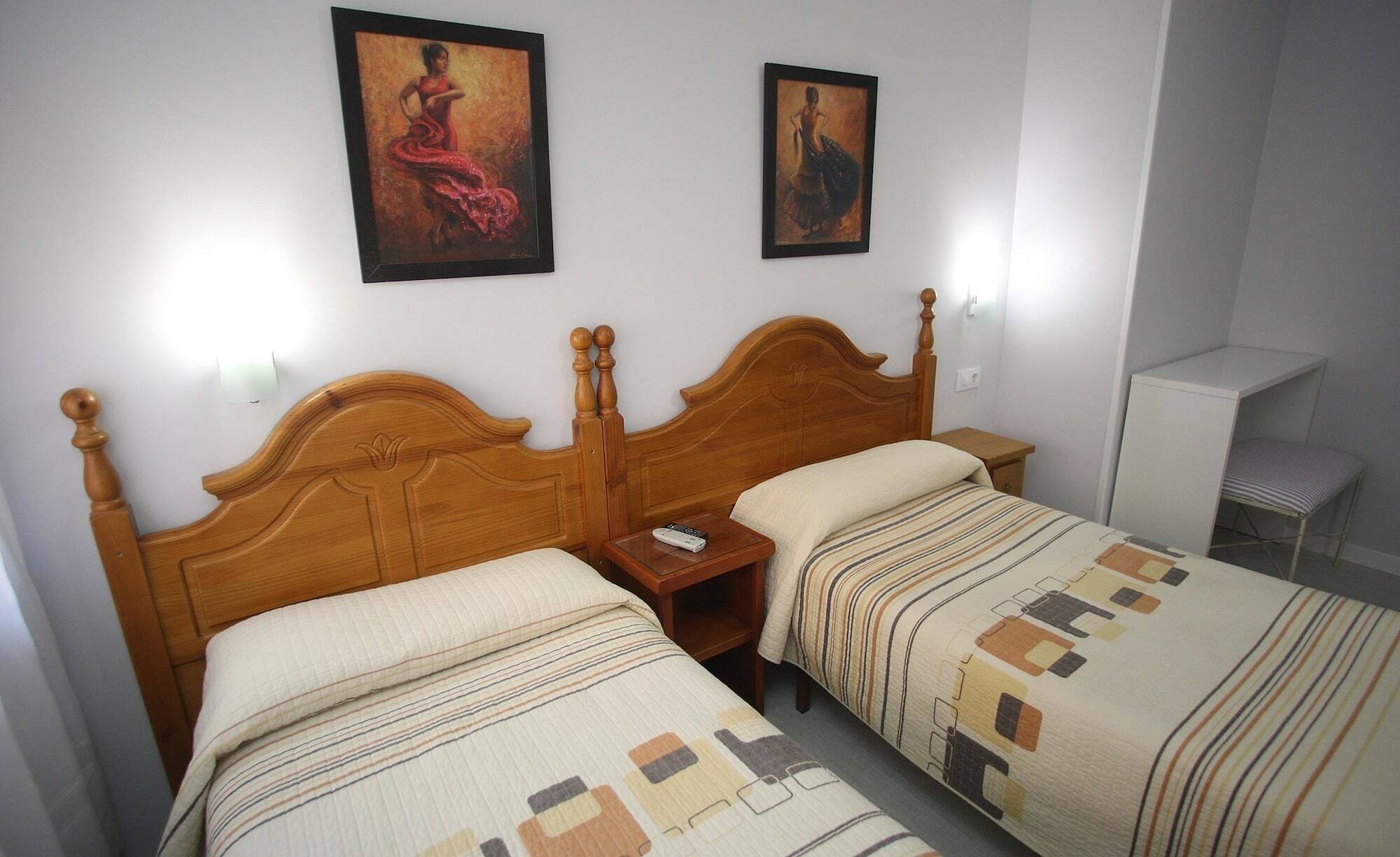 Hostal Santa Barbara Soria Buitenkant foto